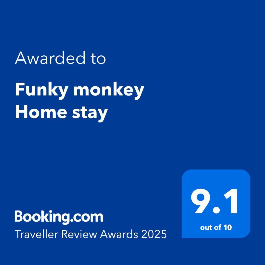 Funky Monkey Home Stay Хампі Екстер'єр фото